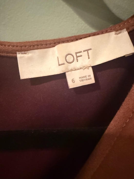 LOFT Suede V-Neck Shift Dress in brown size 6 - Picture 2 of 3
